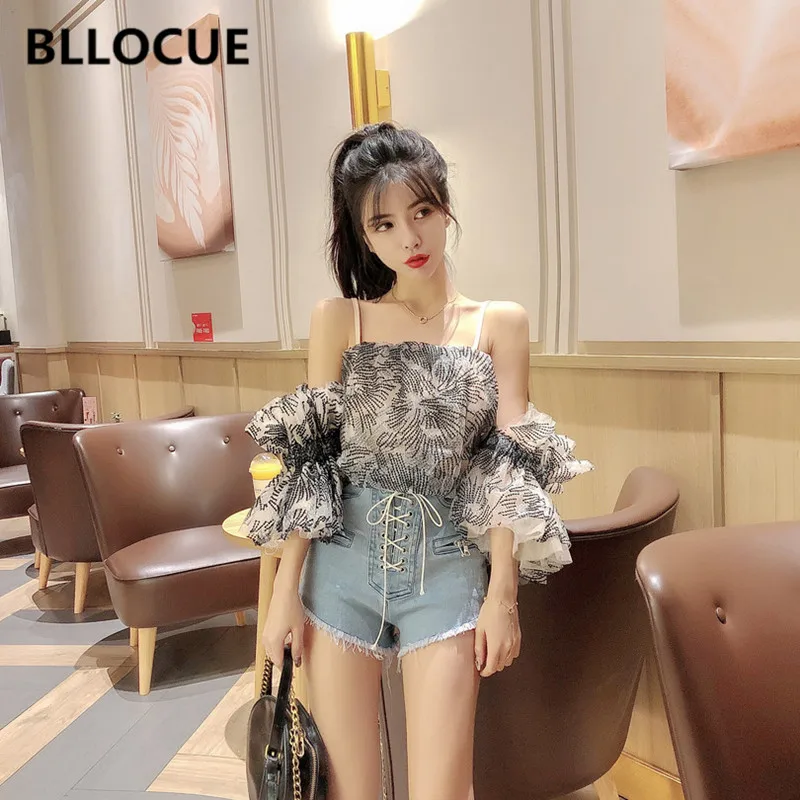 BLLOCUE New Summer Women Sexy Slash Neck Collar Sling Tube Top Embroidered Short Top Drawstring Zipper Denim Shorts 2 Piece Set
BLLOCUE New Summer Women Sexy Slash Neck Collar Sling Tube Top Embroidered Short Top Drawstring Zipper Denim Shorts 2 Piece Set