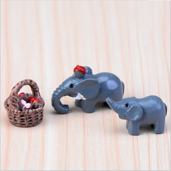 Puppy piggy cartoon animals three - piece dolls creative micro - landscape small ornaments resin crafts
Puppy piggy cartoon animals three - piece dolls creative micro - landscape small ornaments resin crafts