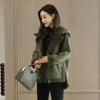 Suede Lambs Wool Jacket Women Short Winter Jacket Women Parkas Mujer 2019 Hooded Warm Motorcycle Cotton Bomber Jacket Coat C4608
Suede Lambs Wool Jacket Women Short Winter Jacket Women Parkas Mujer 2019 Hooded Warm Motorcycle Cotton Bomber Jacket Coat C4608