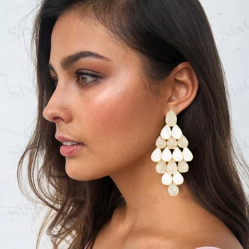 Siscathy Luxury Big Drop Wedding Dubai Bride Engagement Earrings Women Charms Abalone Shell Statement Peacock Feather Earrings
Siscathy Luxury Big Drop Wedding Dubai Bride Engagement Earrings Women Charms Abalone Shell Statement Peacock Feather Earrings