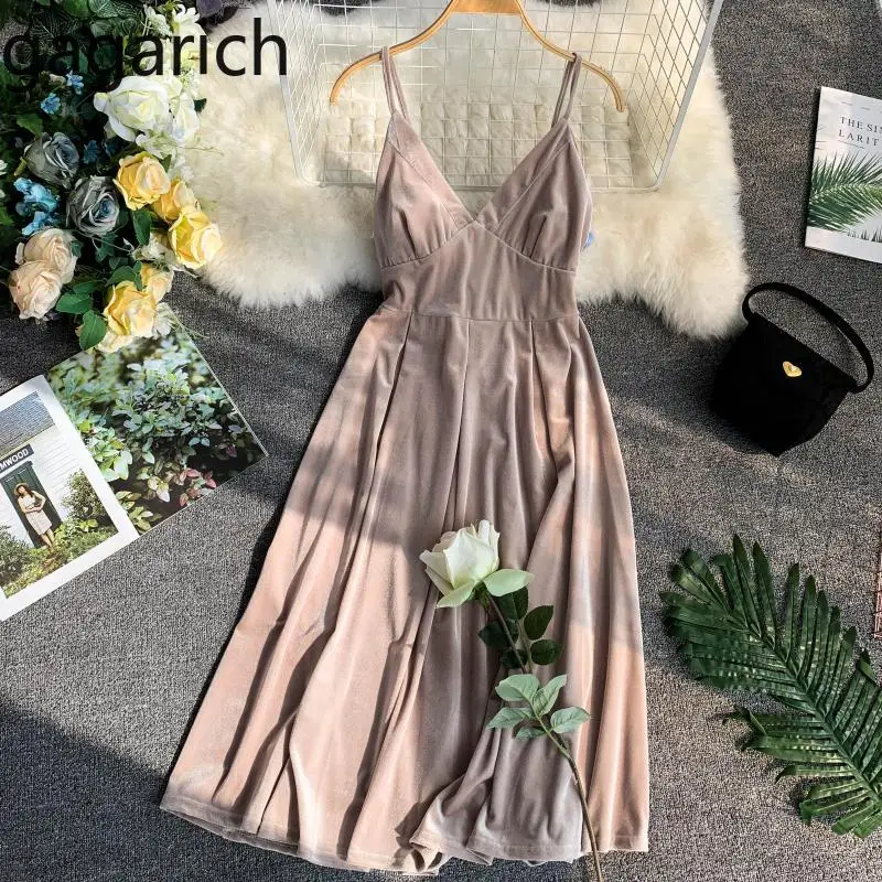 Gagarich Women Spaghetti Strap Dress 2019 French Gentle Vintage Velvet V-neck Slim High Waist Solid Dress
Gagarich Women Spaghetti Strap Dress 2019 French Gentle Vintage Velvet V-neck Slim High Waist Solid Dress