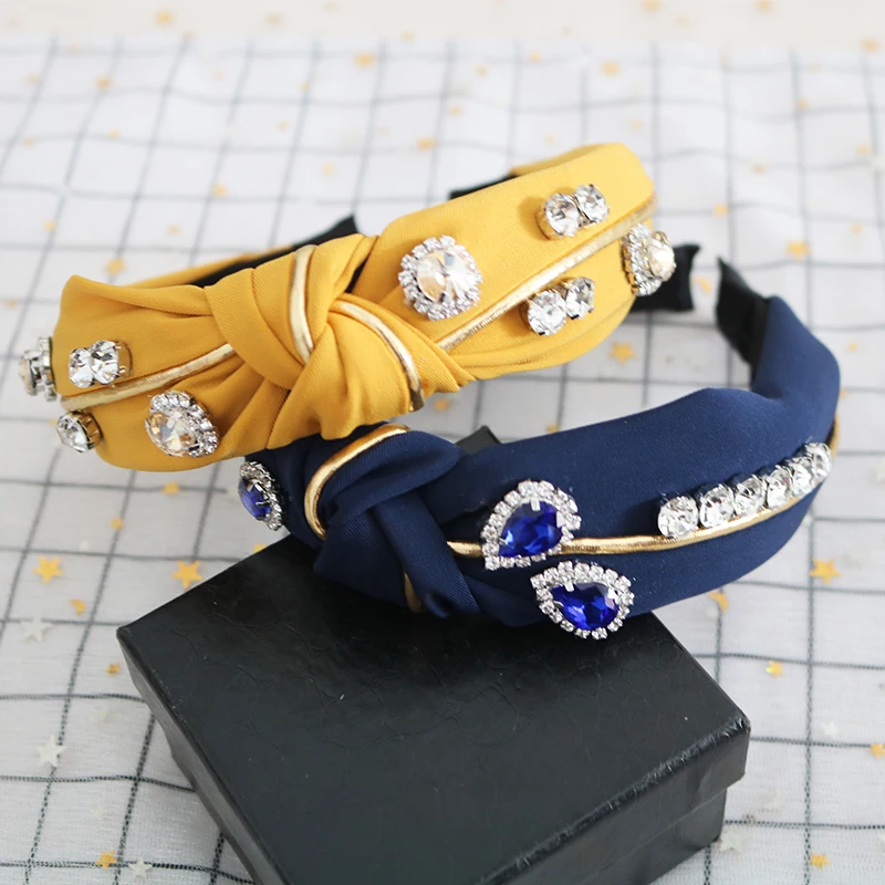 New Luxury Fabric Color Rhinestone Hair Accessories Women Girls Flash Crystal Headbands Knotted Lady Hair Bands Pearl Headdress
New Luxury Fabric Color Rhinestone Hair Accessories Women Girls Flash Crystal Headbands Knotted Lady Hair Bands Pearl Headdress