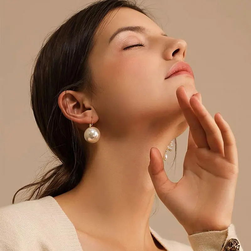 Charming Elegant Faux Big Pearl Clip On Earrings For Women 2019 Top Quality Vintage Korean Earrings Earings Brincos Jewelry
Charming Elegant Faux Big Pearl Clip On Earrings For Women 2019 Top Quality Vintage Korean Earrings Earings Brincos Jewelry
