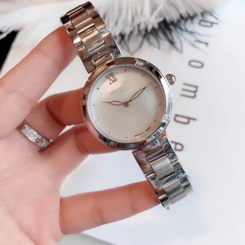WG04383 Women's Watches Top Brand Runway Luxury European Design Quartz Wristwatches
WG04383 Women's Watches Top Brand Runway Luxury European Design Quartz Wristwatches
