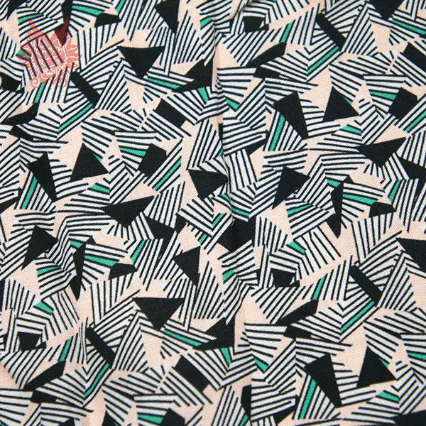 Free shipping American style fashion geometric print 100% viscose fabric for summer spring dress soft tissue tejido SP562
Free shipping American style fashion geometric print 100% viscose fabric for summer spring dress soft tissue tejido SP562