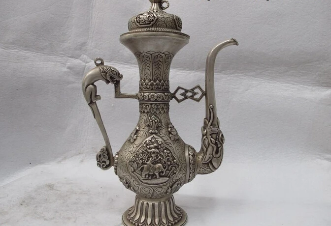 Collectible bronze lion statue S0700 Tibet Folk white Copper Bronze Silver lion Beast Monkey Elephant Flagon wine pot (B0413)
Collectible bronze lion statue S0700 Tibet Folk white Copper Bronze Silver lion Beast Monkey Elephant Flagon wine pot (B0413)