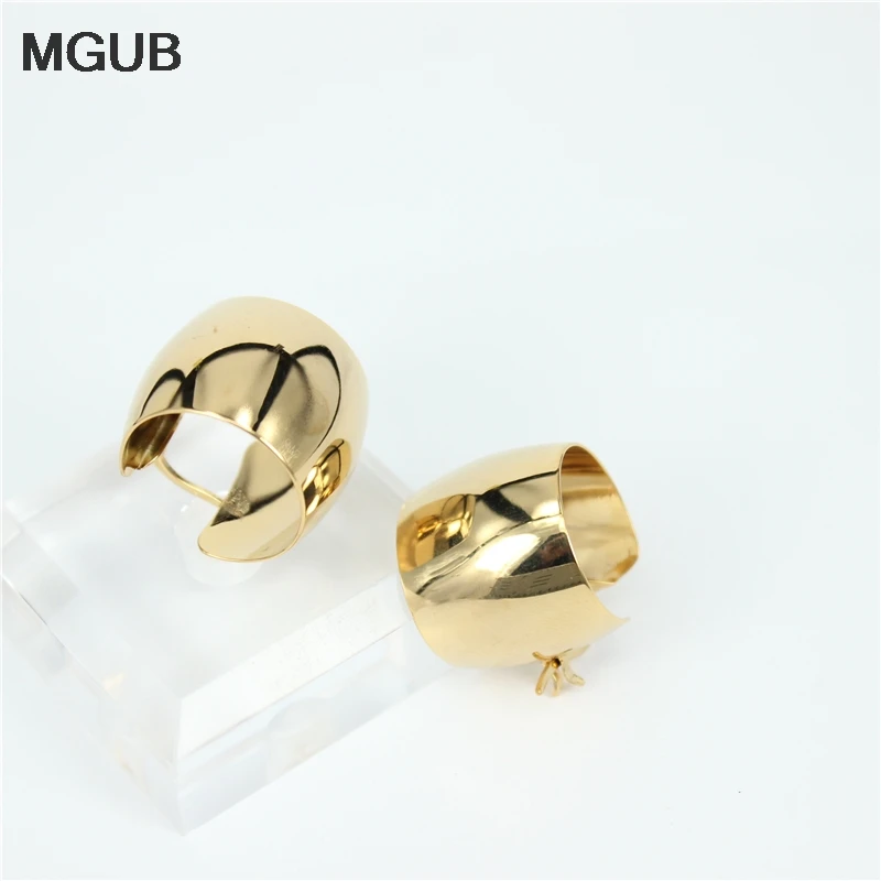 MGUB Gold color stainless steel small dumplings earrings exquisite of women 's second ring wholesale delivery LH150A
MGUB Gold color stainless steel small dumplings earrings exquisite of women 's second ring wholesale delivery LH150A