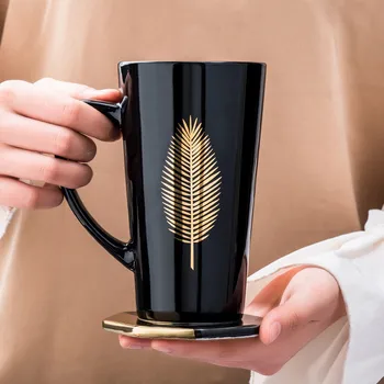 500ml Creative Nordic Ceramic Coffee Mug Golden Leaves Mug With Lid Spoon Personality Coffee Cup Simple Couple Cup Set Gift
500ml Creative Nordic Ceramic Coffee Mug Golden Leaves Mug With Lid Spoon Personality Coffee Cup Simple Couple Cup Set Gift
