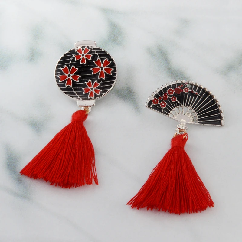 Retro-Japanese-Izakaya-Ninja-Lantern-Fan-Tassels-Brooch-Sakura-Lantern-Plum-Flower-Hand-Fan-Fringe-Alloy
