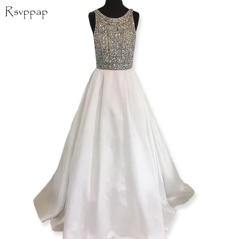 Long Evening Dress 2019 Stunning Scoop Neckline Beaded Crystals Floor Length Backless Satin White Women Formal Dress
Long Evening Dress 2019 Stunning Scoop Neckline Beaded Crystals Floor Length Backless Satin White Women Formal Dress