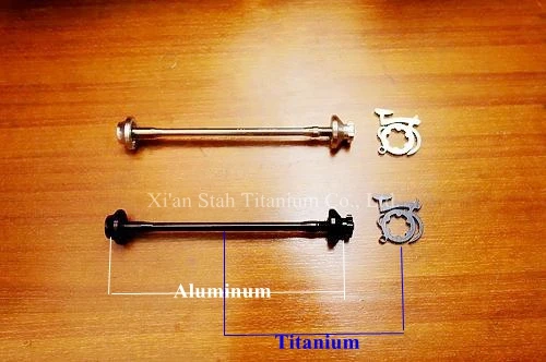 Titanium TC4 Slow Release Skewer 9.6g Silver / Black with Key for Folding Brompton
Titanium TC4 Slow Release Skewer 9.6g Silver / Black with Key for Folding Brompton