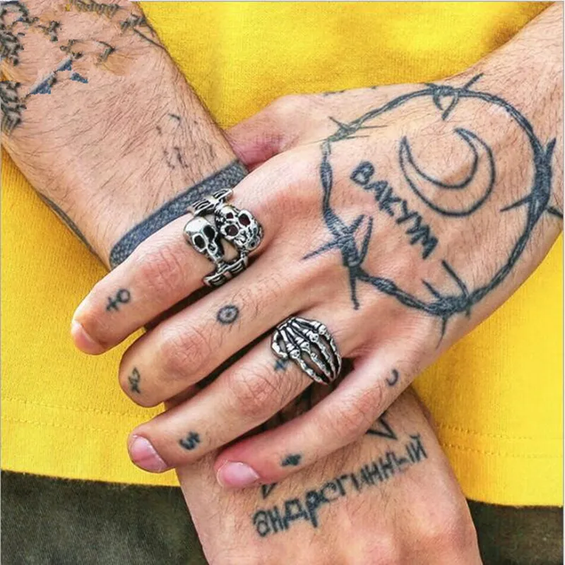 New Gothic Punk Skull Rings For Men 2019 Fashion Retro Male Ring Halloween Accessories Hip Hop Jewelry Anillo Hombre
New Gothic Punk Skull Rings For Men 2019 Fashion Retro Male Ring Halloween Accessories Hip Hop Jewelry Anillo Hombre