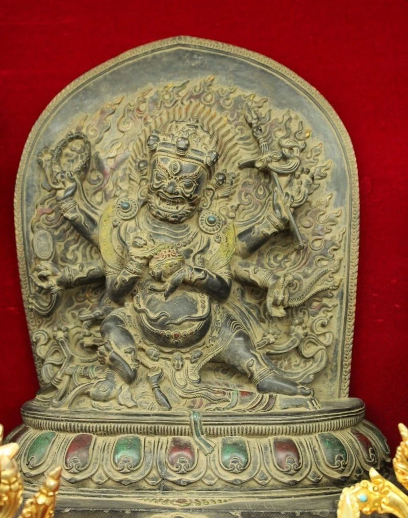 17" Old Tibetan Buddhism Temple Hand carving Stone 6 Arm Mahakala Buddha Statue
17" Old Tibetan Buddhism Temple Hand carving Stone 6 Arm Mahakala Buddha Statue