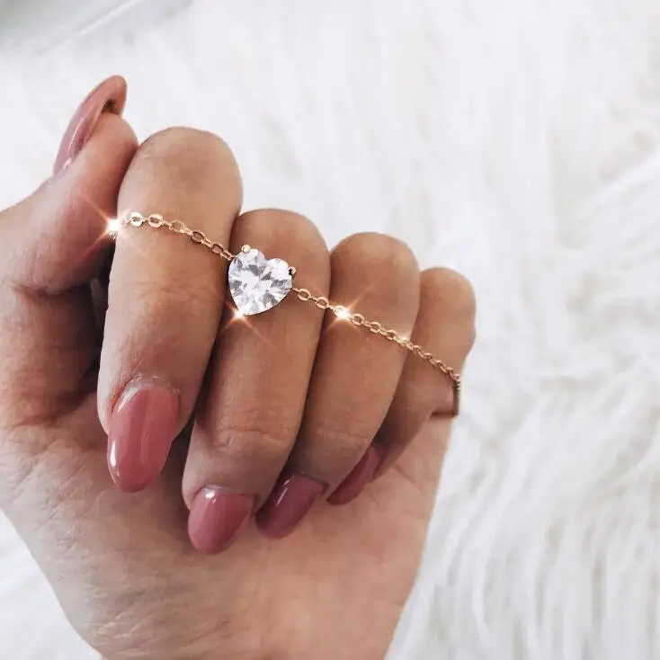 2018 Hot Bohemia Gold Silver Heart Shape Shining Crystal Chokers Necklace for Women Girl Alloy Charms Necklaces Party Gifts
2018 Hot Bohemia Gold Silver Heart Shape Shining Crystal Chokers Necklace for Women Girl Alloy Charms Necklaces Party Gifts