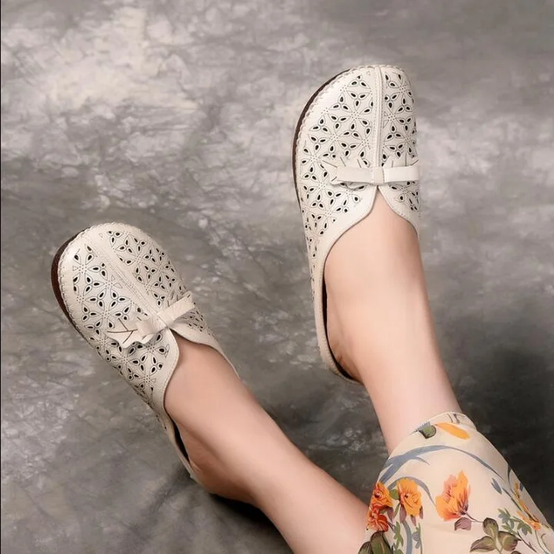 Summer Women Shoes Flat Slippers Retro Sandals Genuine Leather Handmade Hollow Comfortable Women Slides
Summer Women Shoes Flat Slippers Retro Sandals Genuine Leather Handmade Hollow Comfortable Women Slides