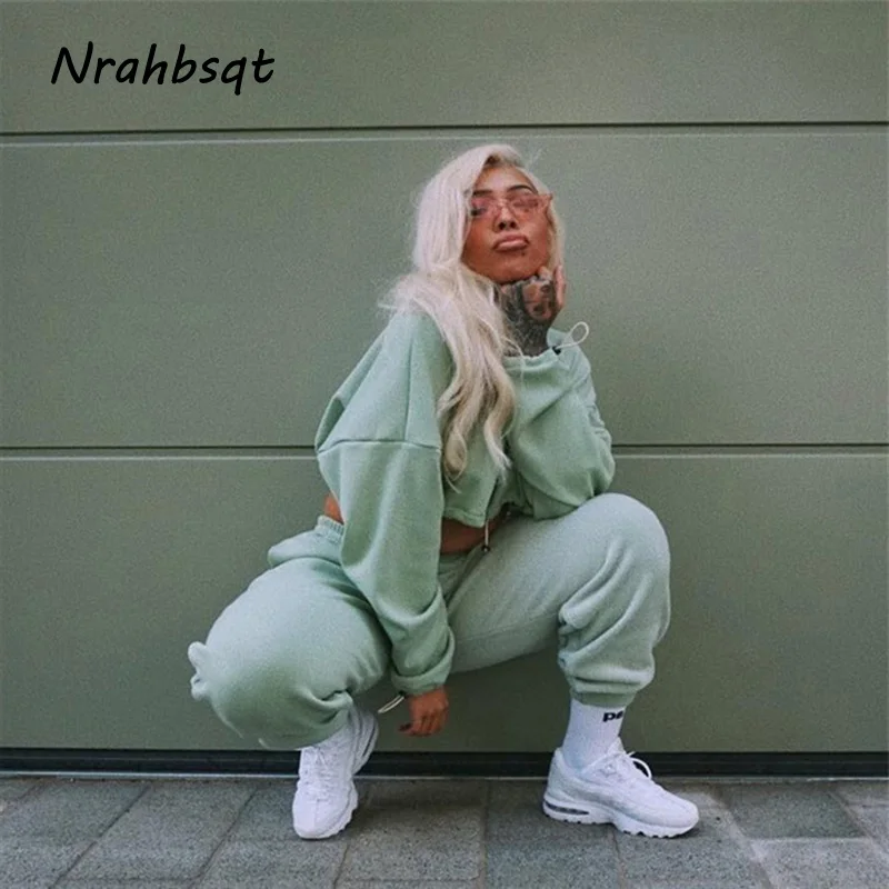 NRAHBSQT New Fashion Drawstring Tops And Loose Jogging Pants Women 2 Piece Set Women Sport Running Jogging Sets RS051
NRAHBSQT New Fashion Drawstring Tops And Loose Jogging Pants Women 2 Piece Set Women Sport Running Jogging Sets RS051