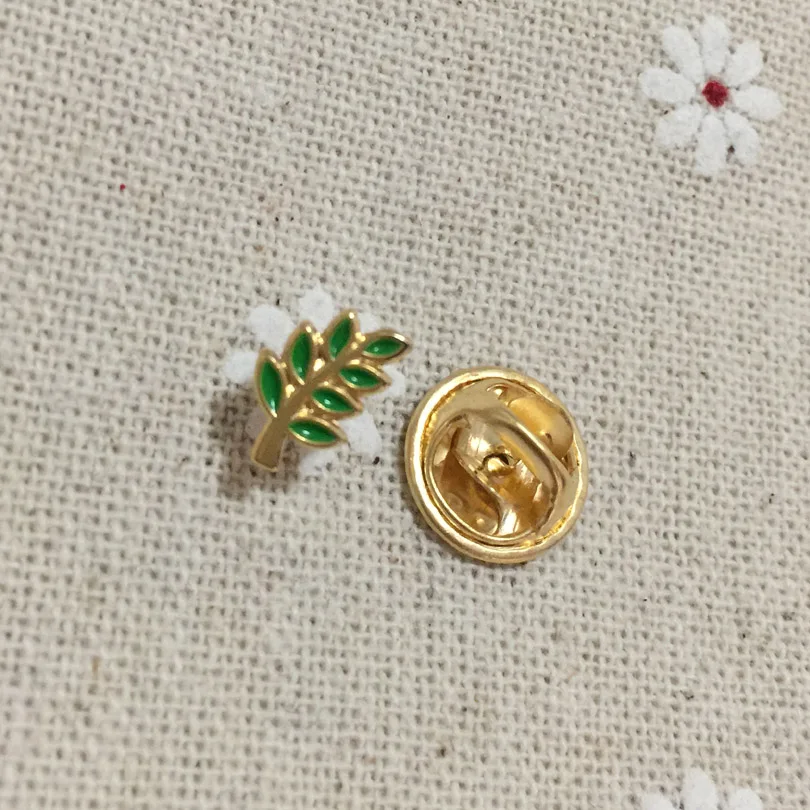 2pcs Small Enamel Brooch and Pins Badge Green Leaf Acacia Sprig Masonic regalia Freemason Lapel Pin Akasha Gift for Fellow
2pcs Small Enamel Brooch and Pins Badge Green Leaf Acacia Sprig Masonic regalia Freemason Lapel Pin Akasha Gift for Fellow