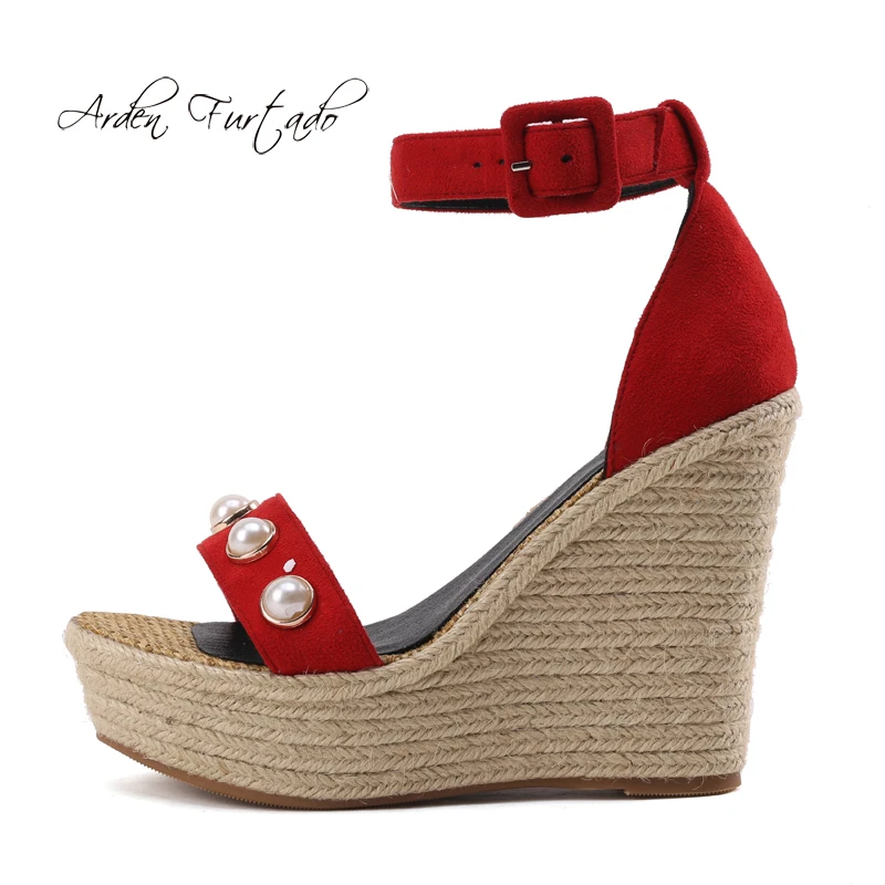 Arden Furtado 2018 summer high heels 12cm wedges fashion platform open toe shoes ankle strap red sandals shoes small size 33 new
Arden Furtado 2018 summer high heels 12cm wedges fashion platform open toe shoes ankle strap red sandals shoes small size 33 new