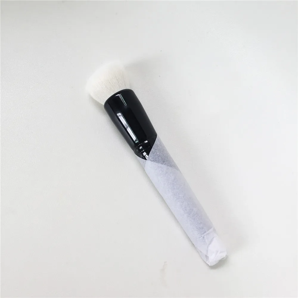 

WG Brush 01 Foundation brush - Duo-fiber bristles for Liquid Foundation Cream Powder Brush - Beauty Makeup Brushes Blender