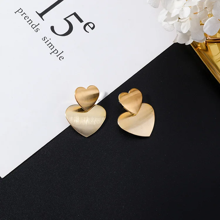 iMucci Chic Hyperbole European and American Personality Exaggerated Metal Golden Heart Shape Wind Earrings Accessories Gift
iMucci Chic Hyperbole European and American Personality Exaggerated Metal Golden Heart Shape Wind Earrings Accessories Gift