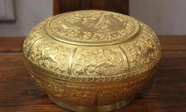 Elegant old S0741 Vintage Handmade engraved Copper Gilt Dragon Phoenix jewel case Jewellery Box (A0321) 
Elegant old S0741 Vintage Handmade engraved Copper Gilt Dragon Phoenix jewel case Jewellery Box (A0321)