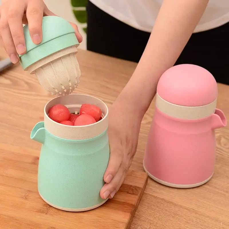 AIHOME Mini Manual Citrus Juicer Household Multifunctional Orange Lemon Juicer Potable Fruit Citrus Squeezer Hand Press Cup
AIHOME Mini Manual Citrus Juicer Household Multifunctional Orange Lemon Juicer Potable Fruit Citrus Squeezer Hand Press Cup