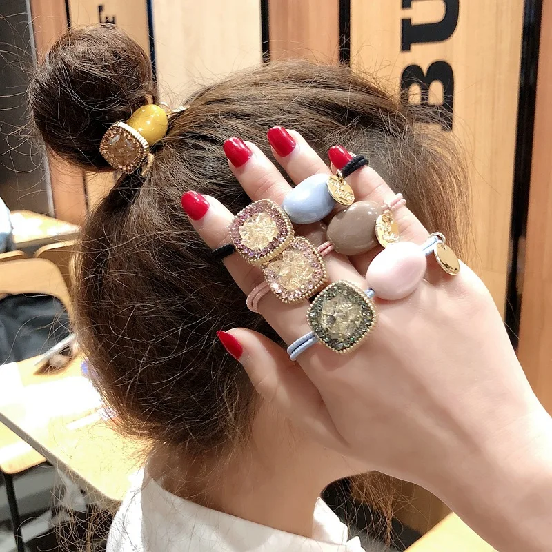 Japan and Hansen Women's Square Water Bit Rope 2019 Net Red Xiao Qingxin Pill Tie Hair Ring Headdress with Leather Tendons
Japan and Hansen Women's Square Water Bit Rope 2019 Net Red Xiao Qingxin Pill Tie Hair Ring Headdress with Leather Tendons