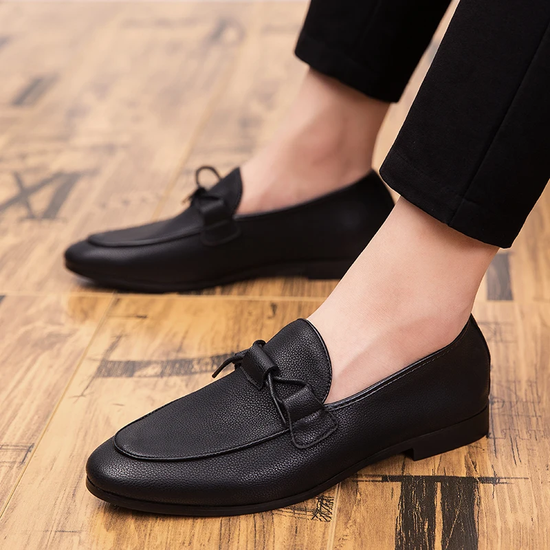 2019 Dress Shoes men outdoor Comfortable Casual Loafers fashion Slip-On Leather Flat Light Soft Gommino moccasins Shoes L4
2019 Dress Shoes men outdoor Comfortable Casual Loafers fashion Slip-On Leather Flat Light Soft Gommino moccasins Shoes L4