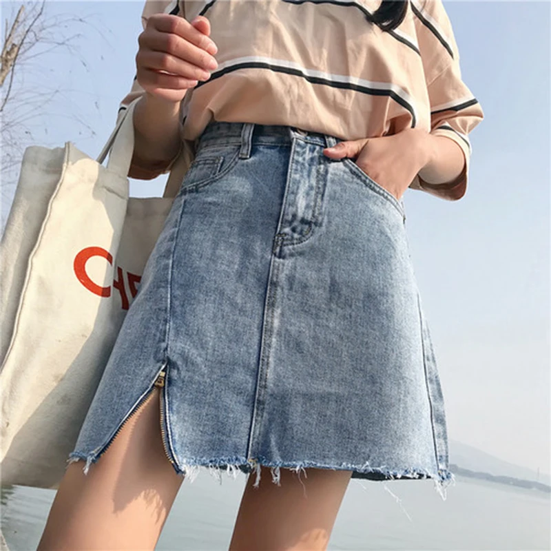 RUGOD 2018 Newest Summer Fashion Zipper Split Asymmestic Skirt Women Casual Light Wash A-line Mini Skirt Saia High Waist Skirt
RUGOD 2018 Newest Summer Fashion Zipper Split Asymmestic Skirt Women Casual Light Wash A-line Mini Skirt Saia High Waist Skirt