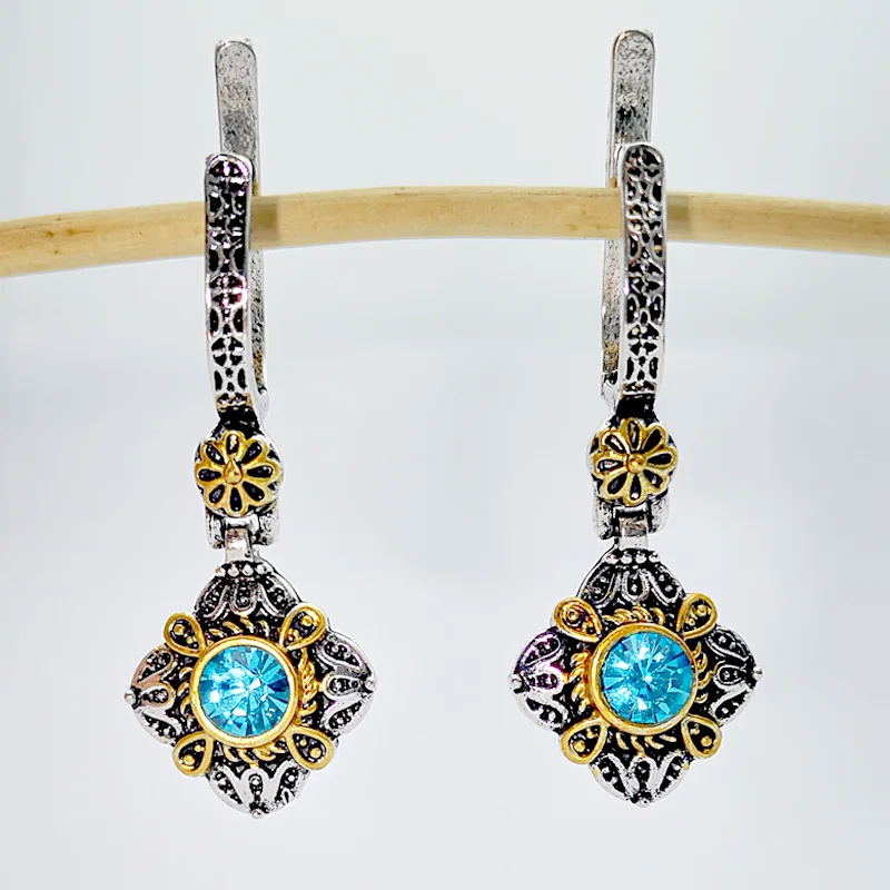 Vintage Silver Gold Two Color Blue Crystal Long Pendants Drop Earrings for Women Hanging Antique Silver Dangle Earrings Jewelry
Vintage Silver Gold Two Color Blue Crystal Long Pendants Drop Earrings for Women Hanging Antique Silver Dangle Earrings Jewelry