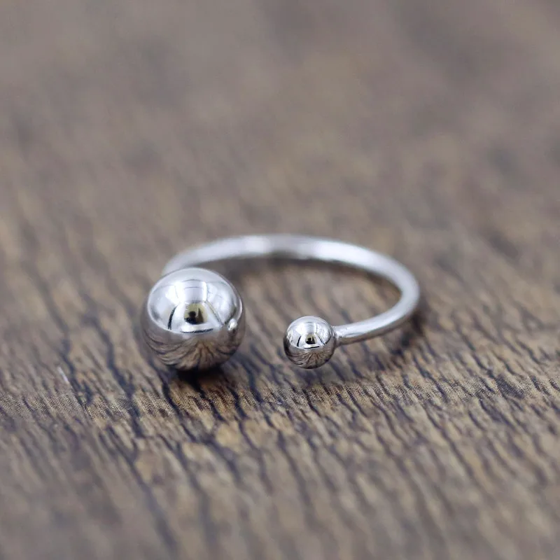 Fashion 925 Sterling Silver Ring Simple Smooth Middle Ring Big and Small Round Ball Bead Open Ring For Women Jewelry
Fashion 925 Sterling Silver Ring Simple Smooth Middle Ring Big and Small Round Ball Bead Open Ring For Women Jewelry