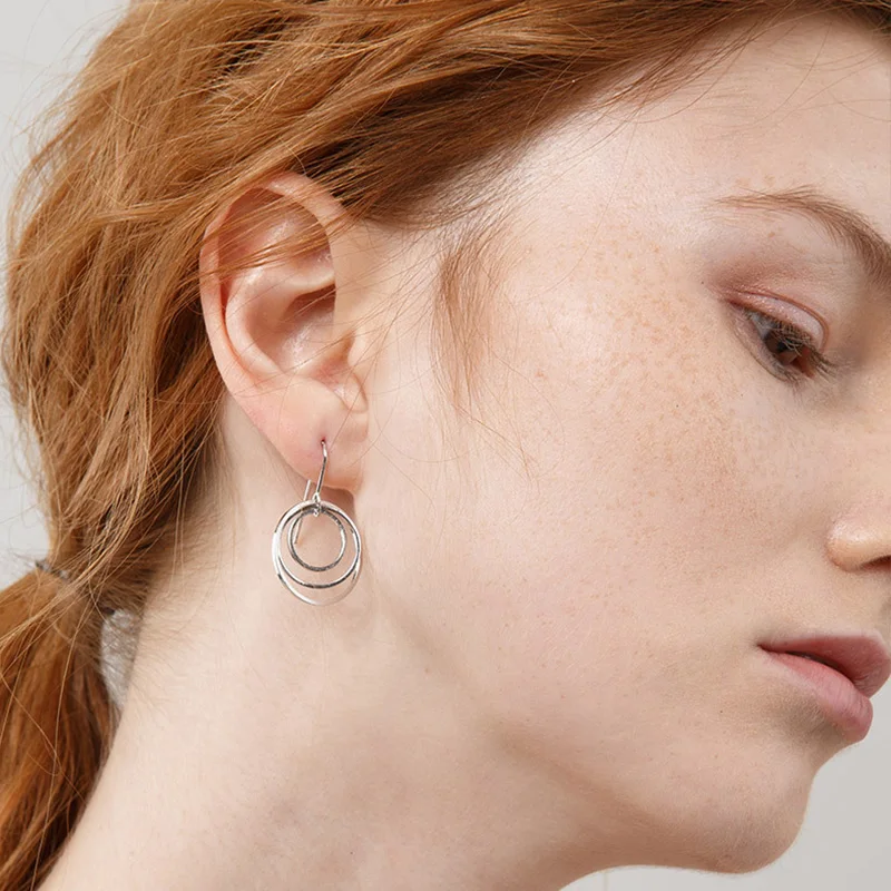 Simple Silver Color Three Circle Round Drop Earring Brand Charm Pendant Punk Style Women Trendy Jewelry Female bijoux Party Gift
Simple Silver Color Three Circle Round Drop Earring Brand Charm Pendant Punk Style Women Trendy Jewelry Female bijoux Party Gift