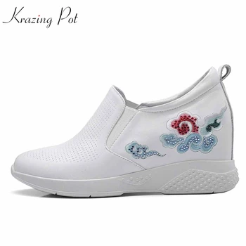 Krazing Pot hollow decoration genuine leather cloud embroidery casual round toe sneaker platform increased vulcanized shoes L02
Krazing Pot hollow decoration genuine leather cloud embroidery casual round toe sneaker platform increased vulcanized shoes L02