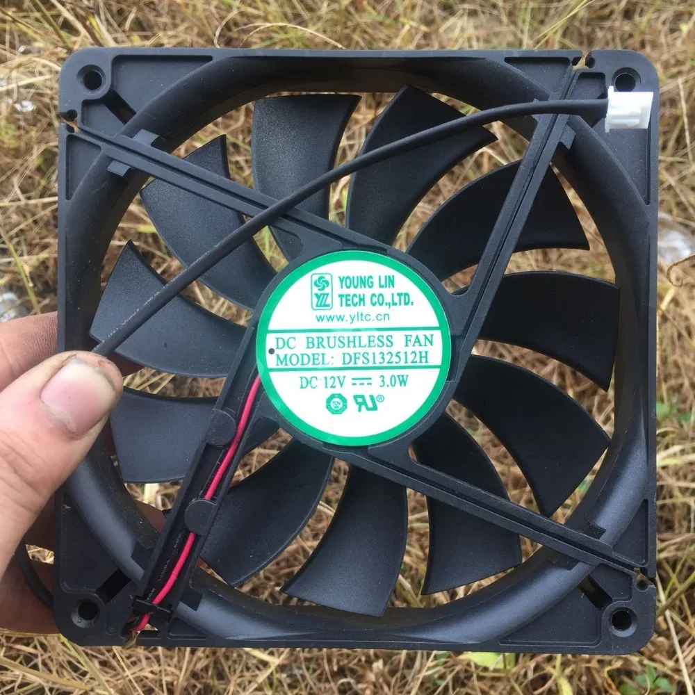 CPU Cooler Fan For Young Lin DFS132512H Silent Chassis Cooling DC 12V 3W 0.25A 2200RPM 13525 13.5cm 135*135*25mm 2 Wires
CPU Cooler Fan For Young Lin DFS132512H Silent Chassis Cooling DC 12V 3W 0.25A 2200RPM 13525 13.5cm 135*135*25mm 2 Wires
