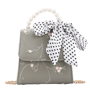 Brand 2019 Lace Pearl Bags Women Embroidery Luxury Handbags Women Bags Designer Ribbons Shoulder Crossbody Bags For Women Small
Brand 2019 Lace Pearl Bags Women Embroidery Luxury Handbags Women Bags Designer Ribbons Shoulder Crossbody Bags For Women Small