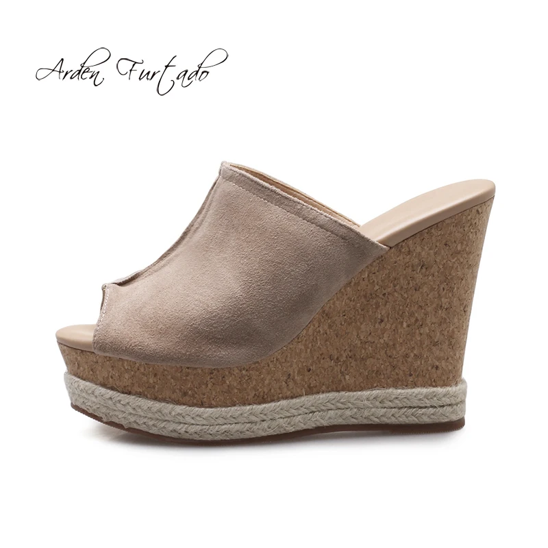 Arden Furtado 2018 summer high heels 11cm wedges platform casual shoes for woman peep toe outside slippers ladies slides women
Arden Furtado 2018 summer high heels 11cm wedges platform casual shoes for woman peep toe outside slippers ladies slides women