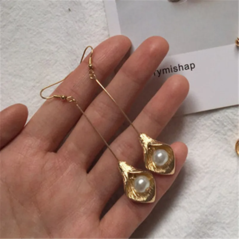 fashion woman earrings 2018 fine jewelry Summer new fashion contracted eardrop imitation pearl long earrings Women
fashion woman earrings 2018 fine jewelry Summer new fashion contracted eardrop imitation pearl long earrings Women