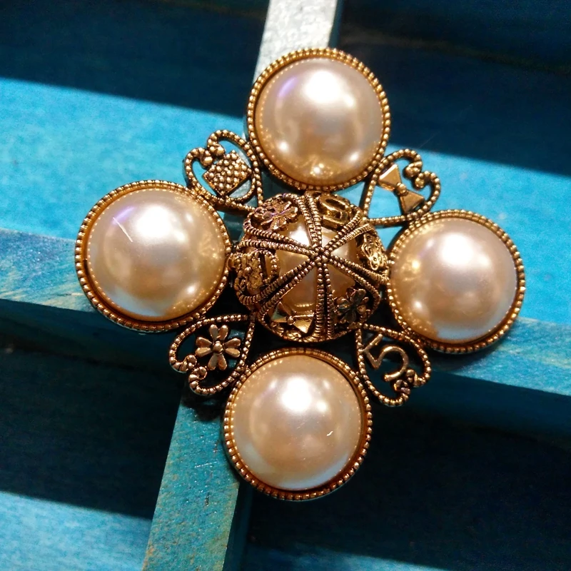 Number 5 pearl Brooch Pins Broach For Women Sweater Dress vintage Famous Luxury Brand Designer Jewelry 2017
Number 5 pearl Brooch Pins Broach For Women Sweater Dress vintage Famous Luxury Brand Designer Jewelry 2017