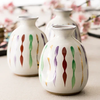 Japan Style Vintange colorful line ceramic home hip flasks under-glazed porcelain drinkware hand-painted sake rice wine bottles
Japan Style Vintange colorful line ceramic home hip flasks under-glazed porcelain drinkware hand-painted sake rice wine bottles