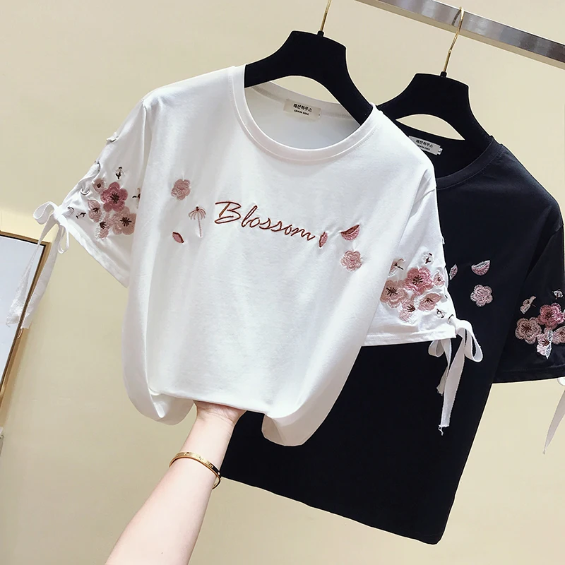 2019 summer new withe O- collar and embroidered shoulder short sleeve T-shirt women's slim short style
2019 summer new withe O- collar and embroidered shoulder short sleeve T-shirt women's slim short style