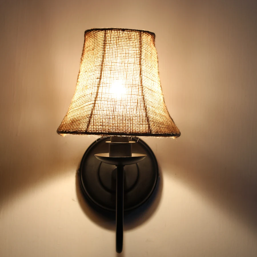 Road lighting can be simple European style Tieyi cloth cover rural North aisle pastoral style bedroom study room wall
Road lighting can be simple European style Tieyi cloth cover rural North aisle pastoral style bedroom study room wall