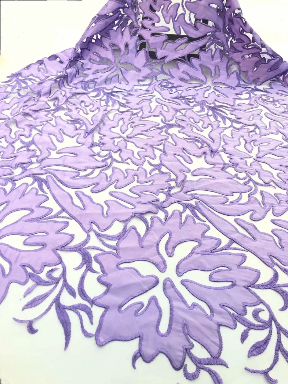 African Lace Fabric 2019 Embroidered Nigerian Bridal Laces Fabric High Quality For Women
African Lace Fabric 2019 Embroidered Nigerian Bridal Laces Fabric High Quality For Women