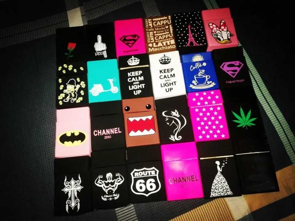 Elastic Soft Rubber Cigarette Case Cover for Ladies and Boys Cartoon Fashion Logo Cigarette Box Pack for Men and Women Smoking
Elastic Soft Rubber Cigarette Case Cover for Ladies and Boys Cartoon Fashion Logo Cigarette Box Pack for Men and Women Smoking