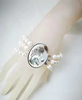 3 strands 8-9mm white freshwater pearl necklace bracelet set cameo clasp 
3 strands 8-9mm white freshwater pearl necklace bracelet set cameo clasp