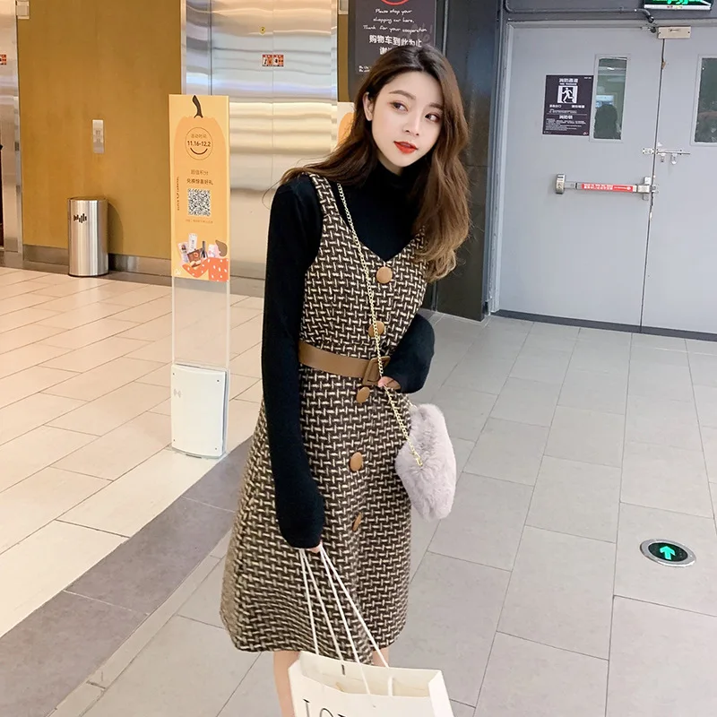 New Spring Vintage Woolen Strap Dresses Women Preppy Style High Waist Button Sashes Plaid Dress Ladies Elegant Slim Midi Dress
New Spring Vintage Woolen Strap Dresses Women Preppy Style High Waist Button Sashes Plaid Dress Ladies Elegant Slim Midi Dress