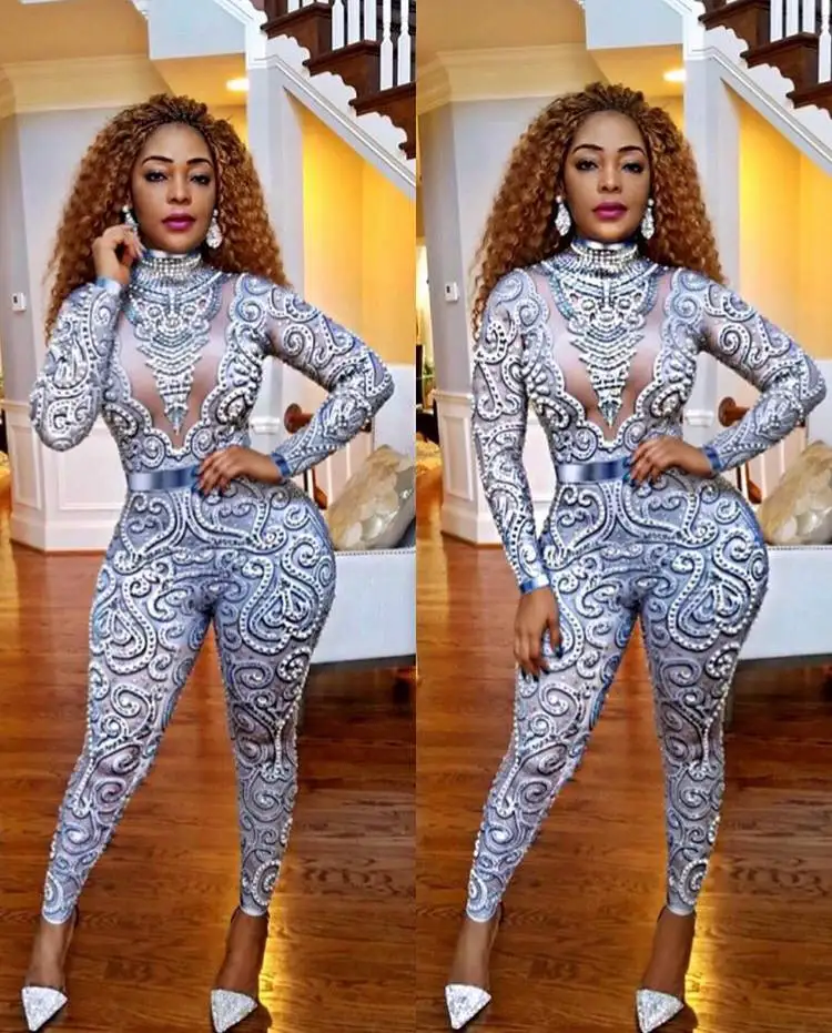 High Quality Grey Long Sleeve Beading DJ Party Bodycon Jumpsuit Nightclub Party Sexy Dancer Costumes
High Quality Grey Long Sleeve Beading DJ Party Bodycon Jumpsuit Nightclub Party Sexy Dancer Costumes