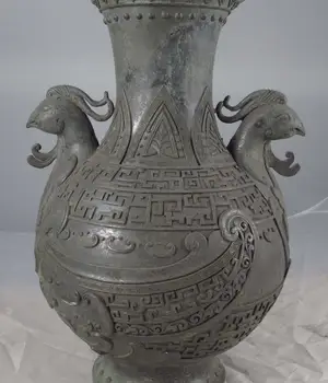 Chinese Royal Palace Old Copper Bronze Longevity Phoenix Bird Ears Zun Pot Vase
Chinese Royal Palace Old Copper Bronze Longevity Phoenix Bird Ears Zun Pot Vase