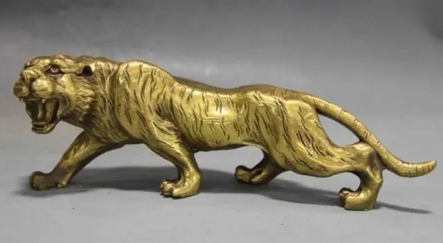 

Collectible old Decorated Handmade Copper Carved Fierce Leopard Statue