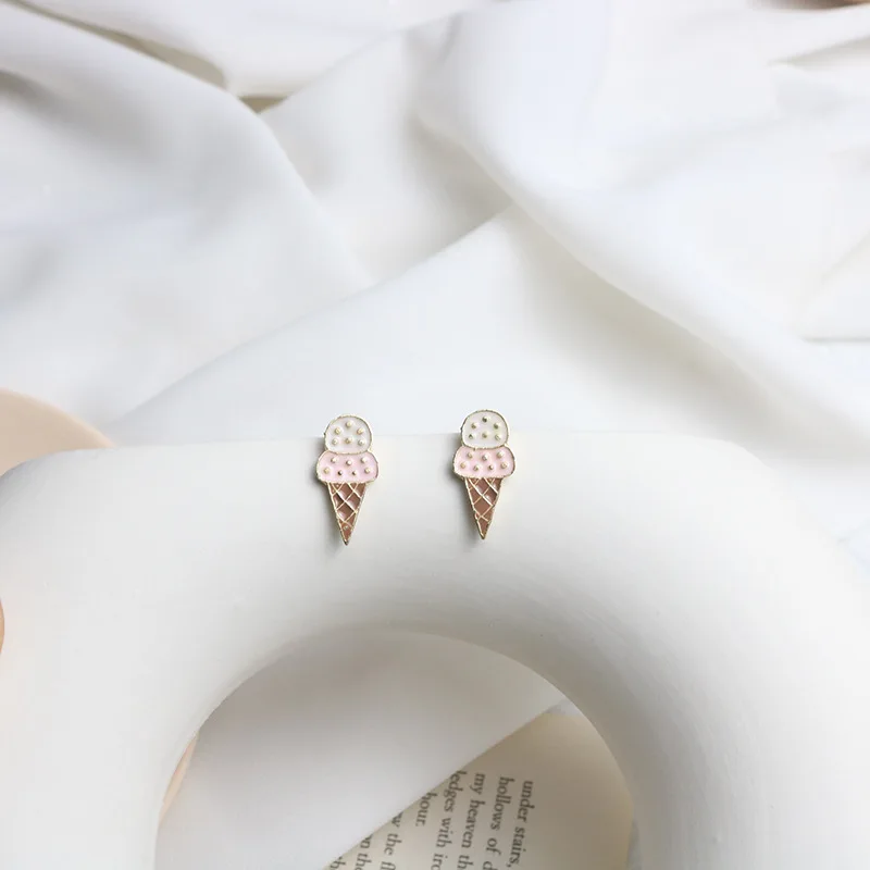 Cartoon food Ice cream earring cute fun women alloy stud earrings fashion novelty personalized jewelry oorbellen voor vrouwen
Cartoon food Ice cream earring cute fun women alloy stud earrings fashion novelty personalized jewelry oorbellen voor vrouwen