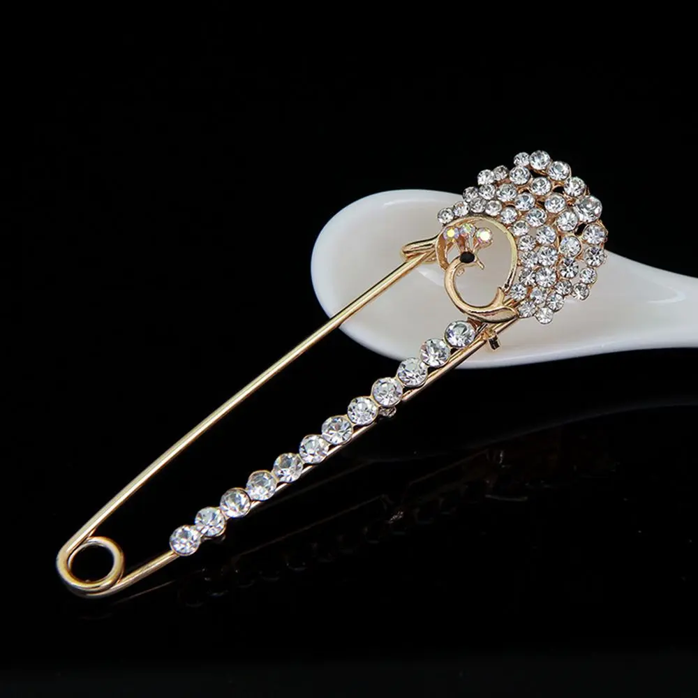 Female Vintage Antique Gold Peahen Brooch Pin Brooches Jewelry Shawl Coat Gown Accessory Fashion Brooch Hot Sale
Female Vintage Antique Gold Peahen Brooch Pin Brooches Jewelry Shawl Coat Gown Accessory Fashion Brooch Hot Sale